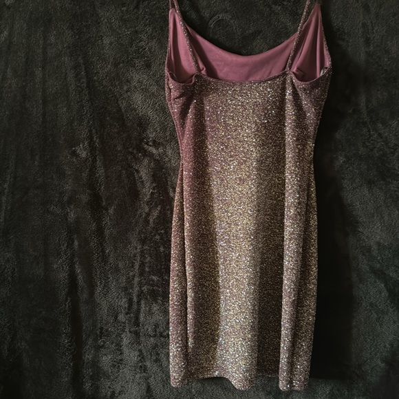 Windsor 👗 - Picture 4 of 7